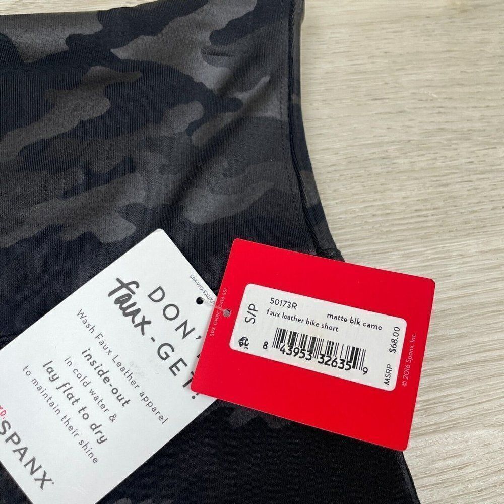 Spanx Faux Leather Bike‎ Shorts Size Small Black Gray Camo Compression 50173R - Picture 4 of 4